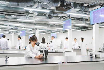 神戸薬科大学ラーニングラボ（5-7F）