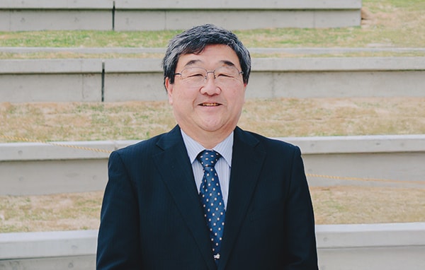 神戸薬科大学建築委員長　坂根 教授